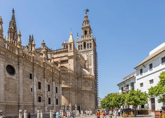 Waou Cosy I Cathedral Sevilla