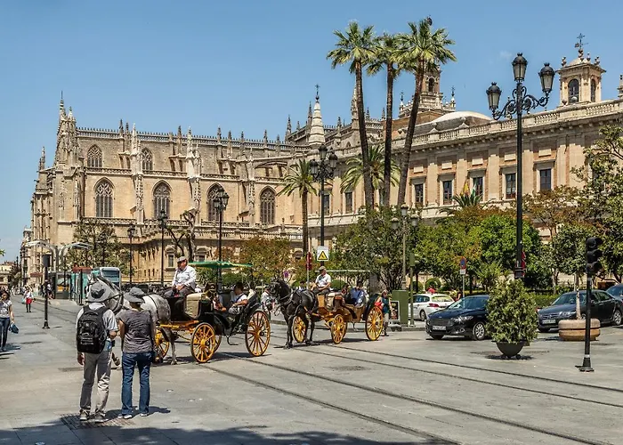 Waou Cosy I Cathedral Sevilla
